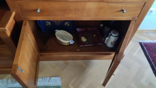 Mueble salón madera cerezo y cristal