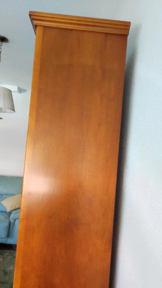 Mueble salón madera cerezo y cristal