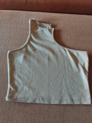 Camiseta asimétrica marrón talla única