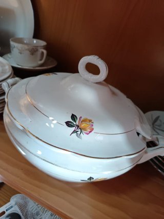 Sopera Vintage Porcelana Flores Dorada