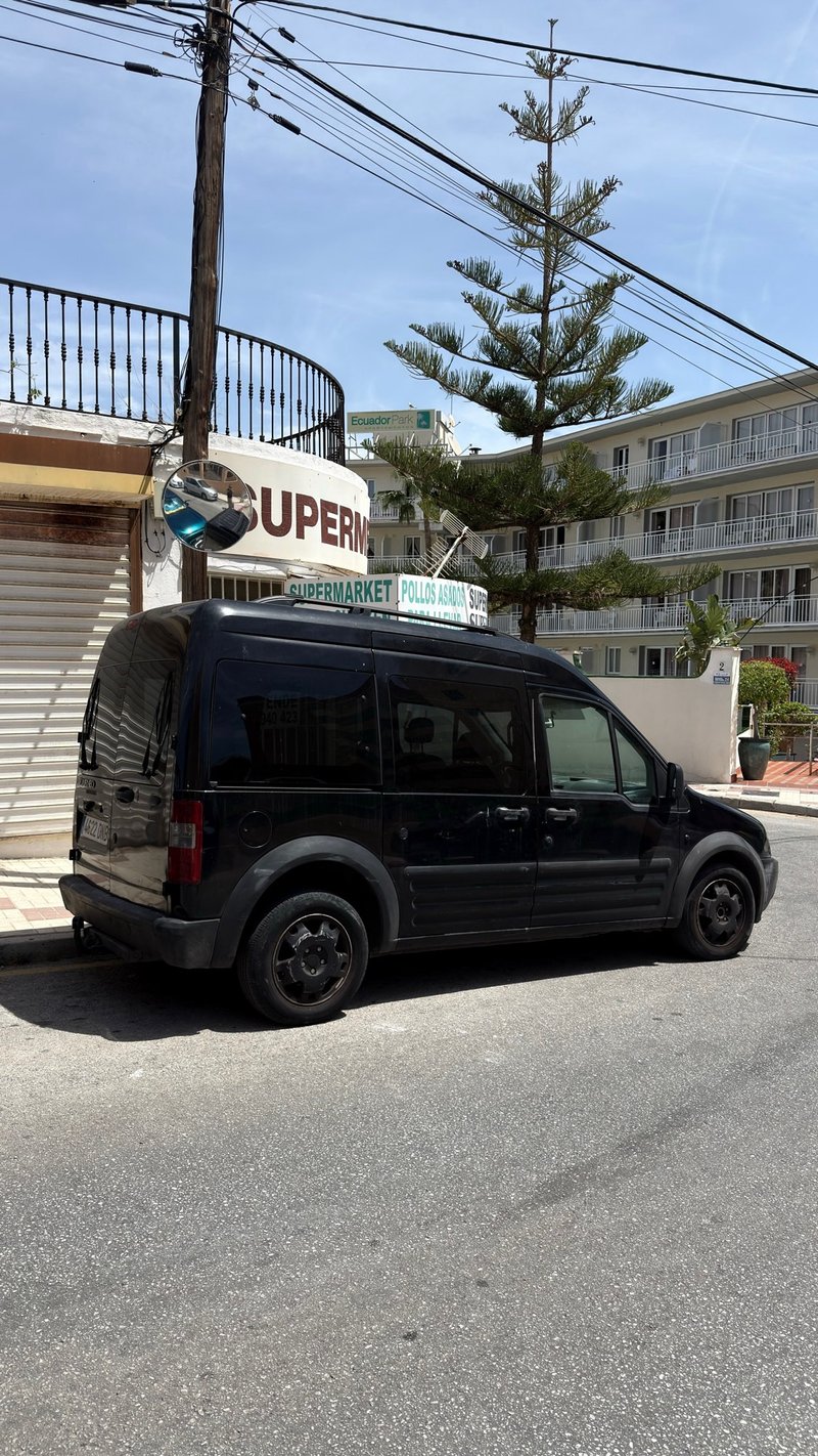 Ford Tourneo Connect 2005 - foto 1