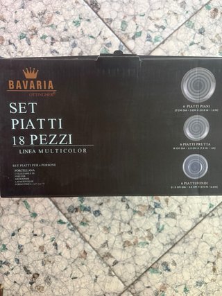 Set 18 piatti in porcellana