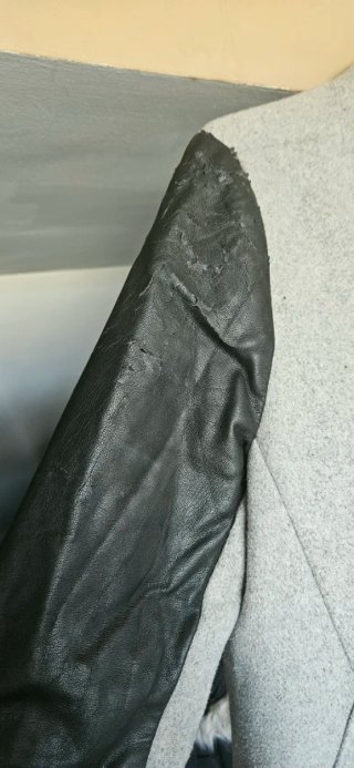 Abrigo Bershka gris y negro