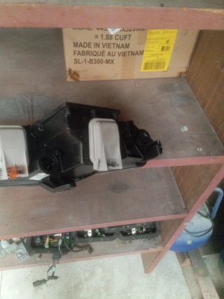 Faro delantero izquierdo Made in Vietnam