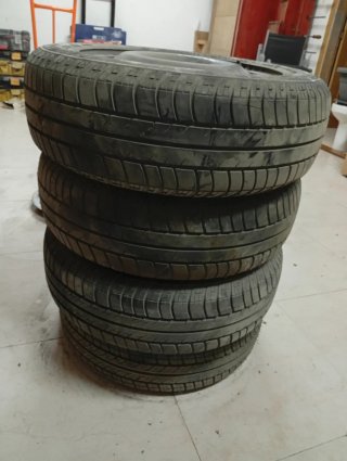 4 Llantas con neumáticos Opel.