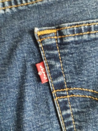 Pantalón vaquero Levis acampanado