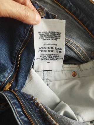 Pantalón vaquero Levis acampanado