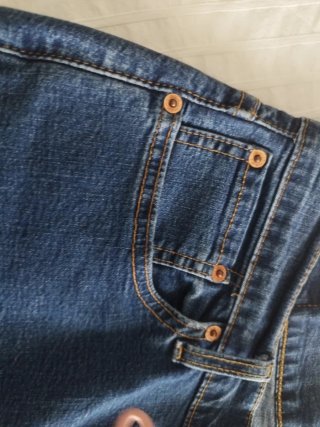 Pantalón vaquero Levis acampanado