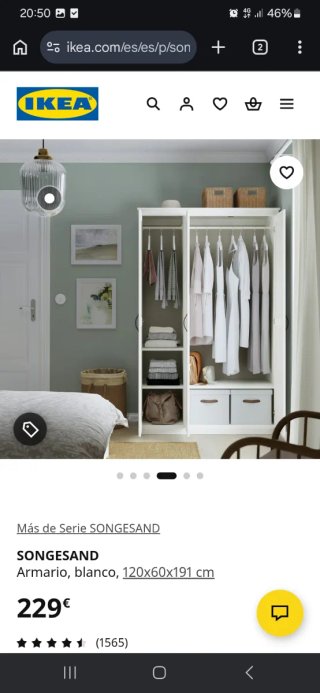 Armario blanco Ikea con puerta de espejo.