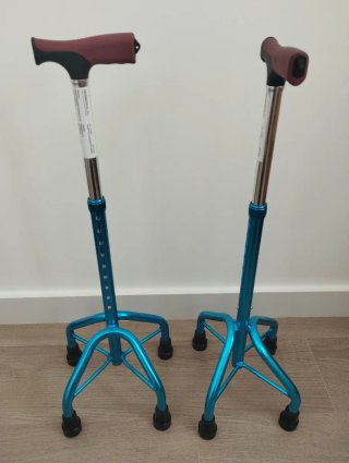 Bastones cuatro patas canadiense reforzado