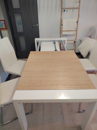 Mesa y 4 Sillas Comedor