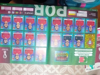 Álbum Panini Mundial Qatar 2022 completo.