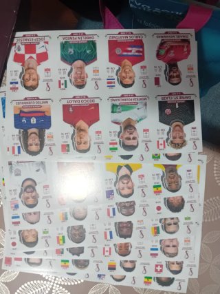 Álbum Panini Mundial Qatar 2022 completo.