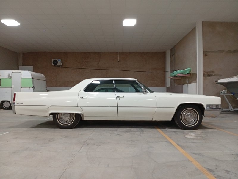 Cadillac Deville Sedán 1969 - foto 1