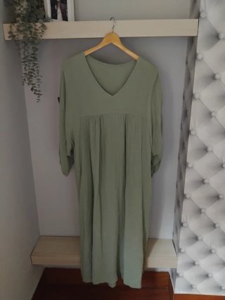 Vestido largo veraniego talla única o muy grande.