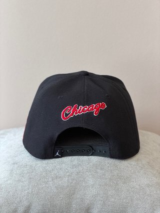 Gorra Jordan Chicago Bulls Negra Roja