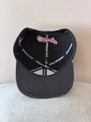 Gorra Jordan Chicago Bulls Negra Roja