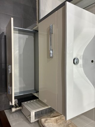 Mueble de baño completo beige y plata