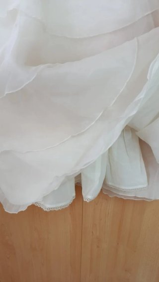 Vestido CHAVI blanco con volantes