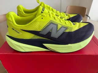 Zapatillas New Balance FuelCell Rebel V5