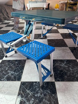 Tavolo pieghevole da campeggio con 4 sedie