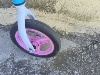 Bicicleta de equilibrio infantil azul