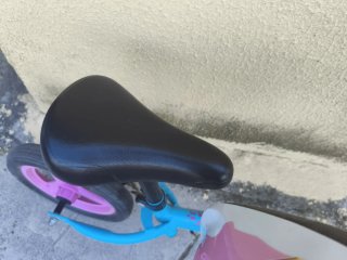 Bicicleta de equilibrio infantil azul