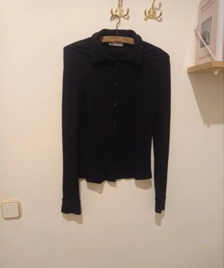 Camisa de Zara manga larga negra
