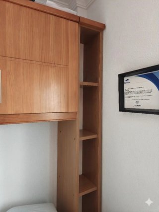 Mueble vertical de madera