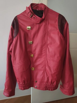 Chaqueta roja Akira