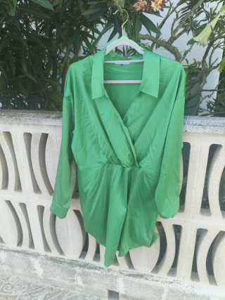Vestido satinado verde