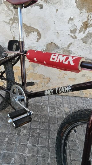 Bicicleta BMX Clásica Roja y Negra