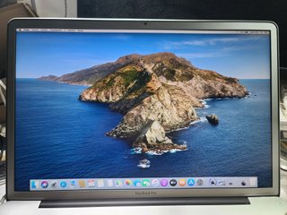 MacBook Pro 17" Quad Core 2.5 GHz PERFECTO