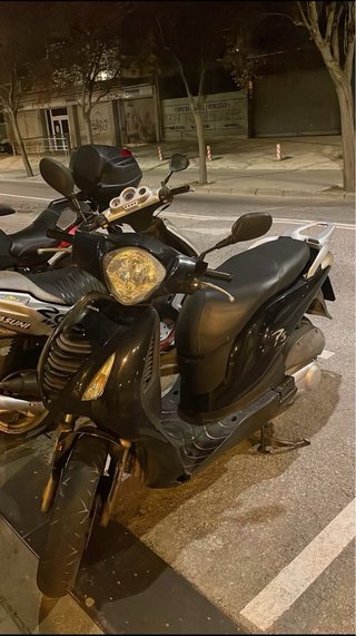 Honda SP 125 Scooter Negra