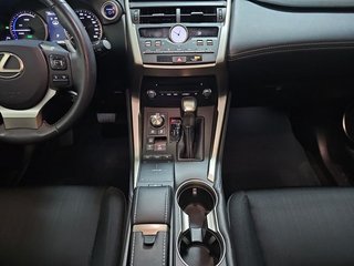 Lexus NX 2.5 300h Business Navigation 2WD