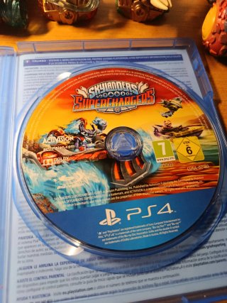 Skylanders Superchargers PS4+Figuras