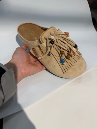 Mocassini donna beige con frange e perline