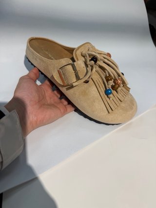 Mocassini donna beige con frange e perline