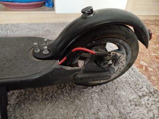 Patinete Xiaomi 300W + Cargador + Casco