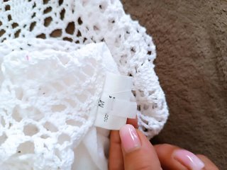Top bianco con pizzo e spalline regolabili
