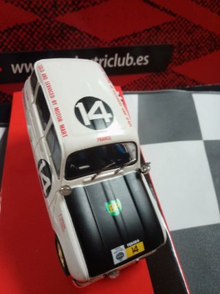 Scalextric Renault 4L BP. No ofertas