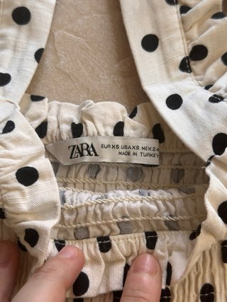 Vestido Zara lunares blanco y negro