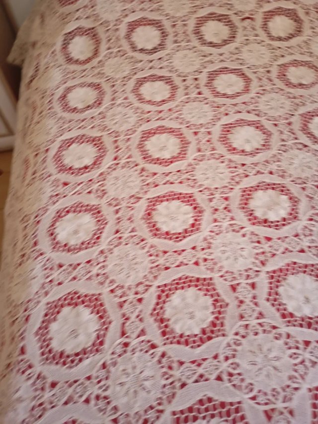 Colcha de encaje Burano hecha a mano