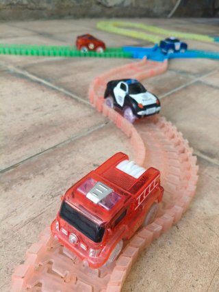 Circuito Magic Track con 4 coches