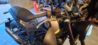 Benelli Leoncino 250 2022 sólo 2500 kms