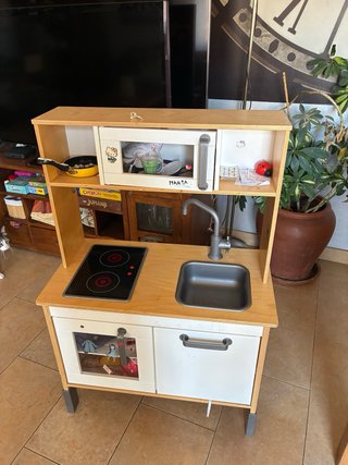 Cocinita de madera para niños