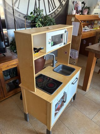 Cocinita de madera para niños