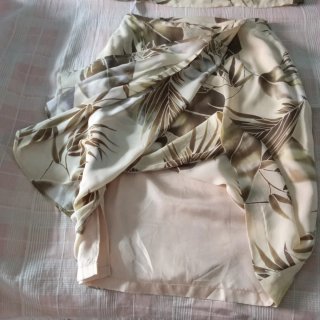Conjunto Blusa e Saia Nominal Tamanho M