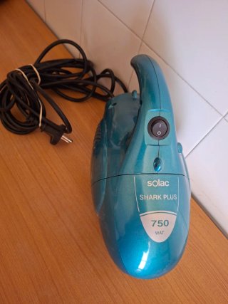 Aspirador Solac Shark Plus 750W
