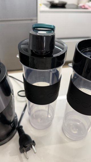 Licuadora Cecotec con 2 vasos